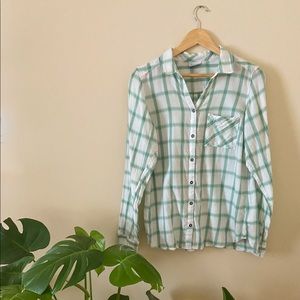 M Columbia Light Cotton Button Up